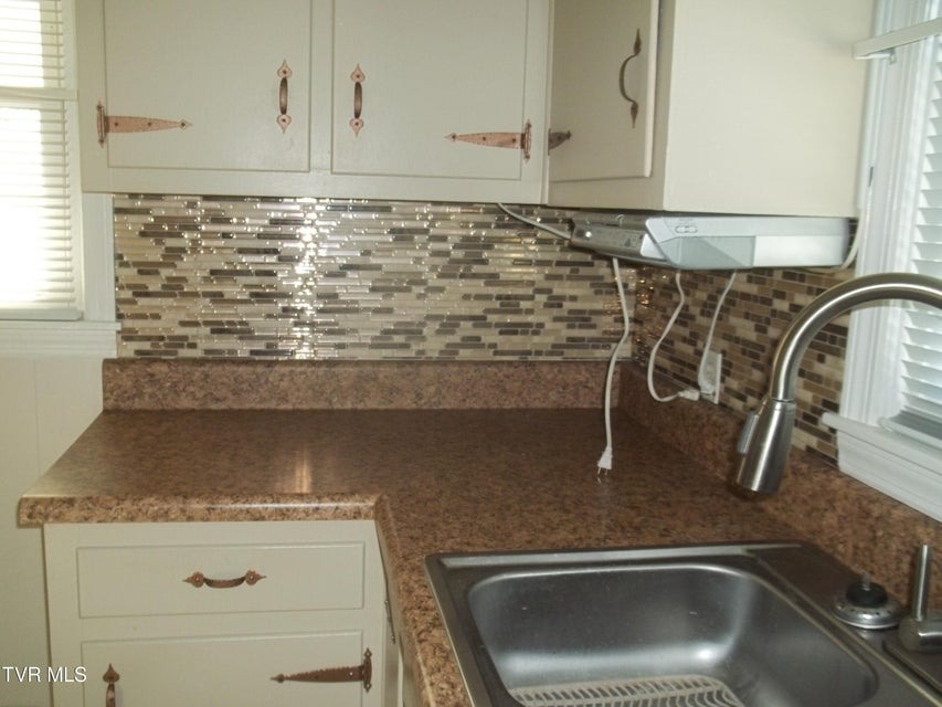 Photo #9: 1012 College Avenue