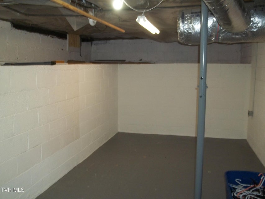 Photo #32: 1012 College Avenue