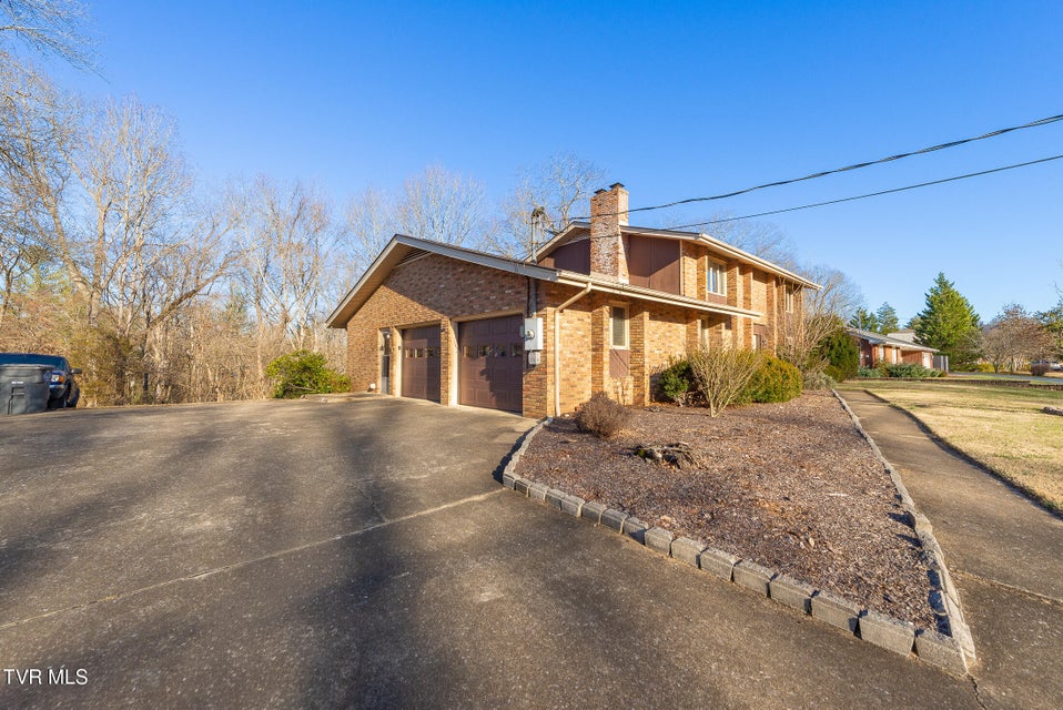 Photo #39: 2616 Suffolk Street