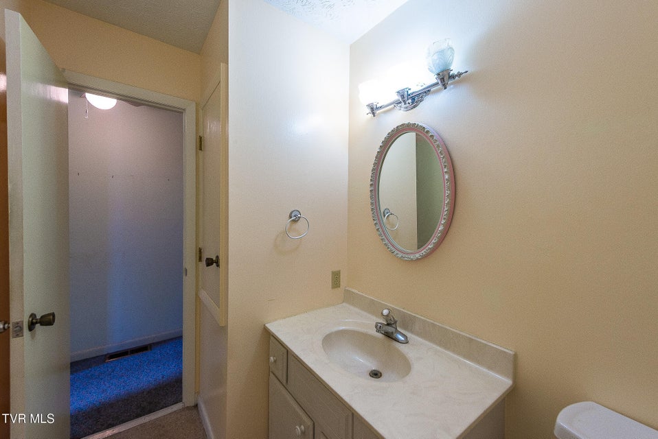 Photo #16: 2616 Suffolk Street