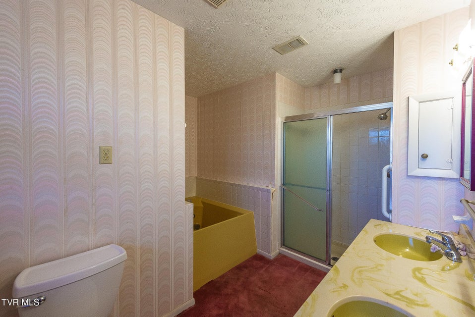 Photo #20: 2616 Suffolk Street