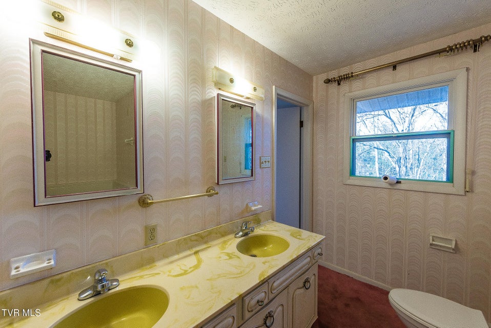 Photo #22: 2616 Suffolk Street