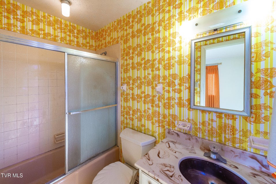 Photo #30: 2616 Suffolk Street