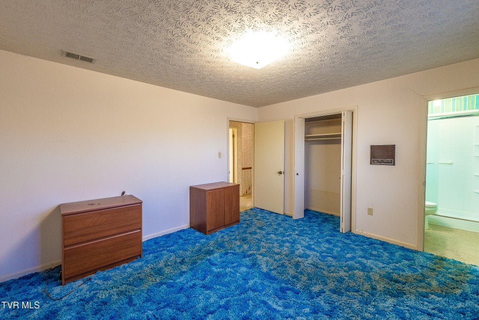 Photo #31: 2616 Suffolk Street