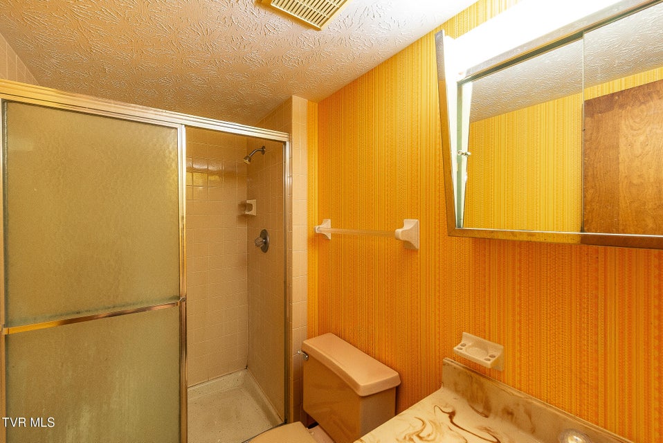 Photo #33: 2616 Suffolk Street