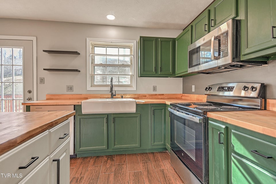 Photo #11: 426 Neal Drive