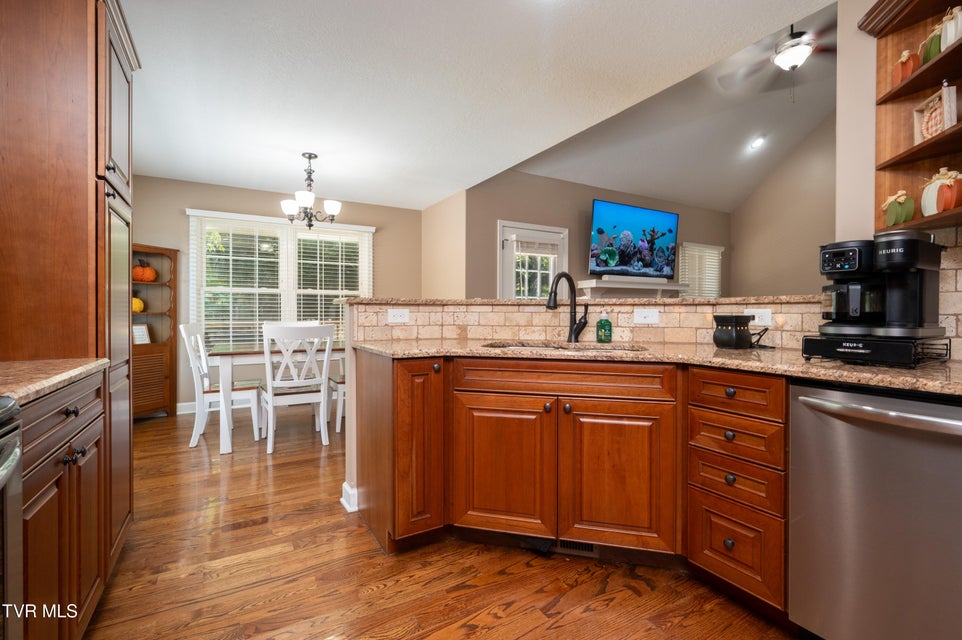 Photo #13: 4272 Anchor Point