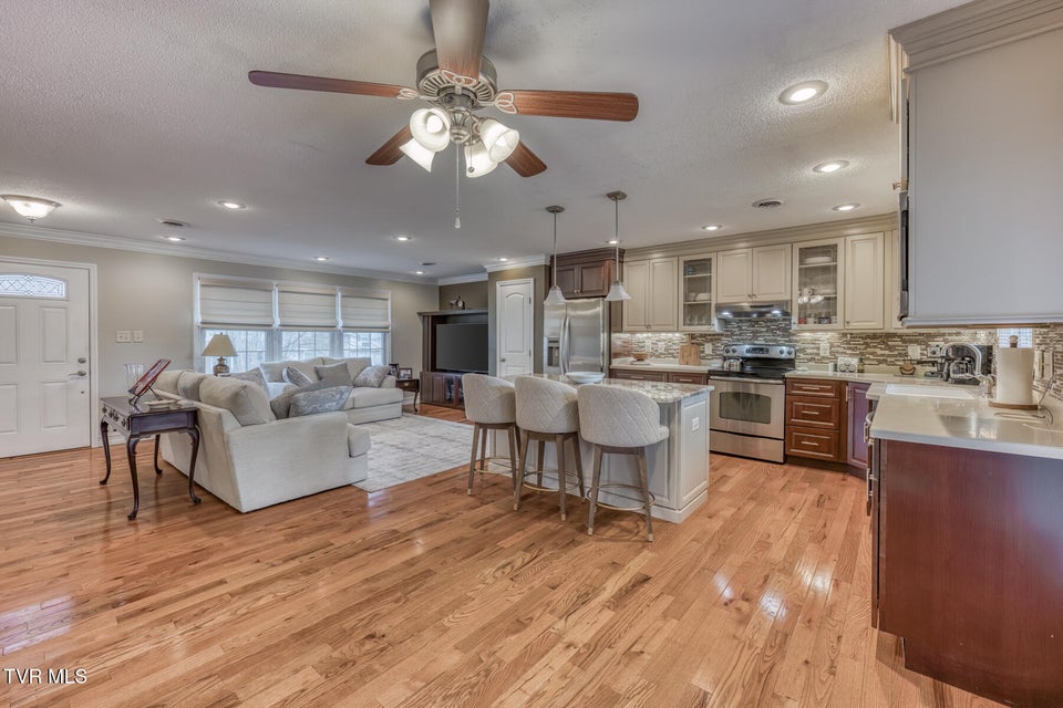 Photo #10: 15 Madison Court