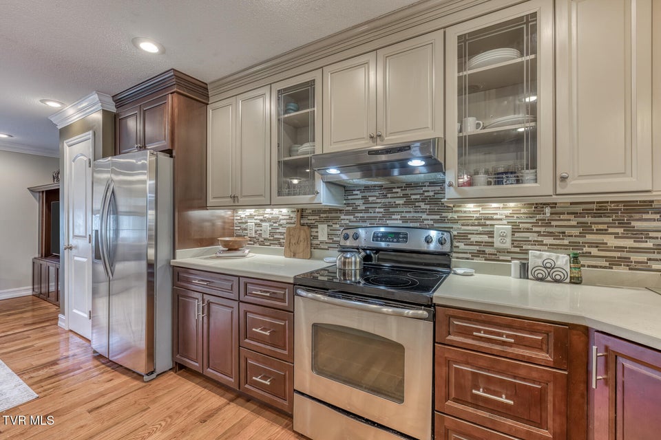 Photo #13: 15 Madison Court