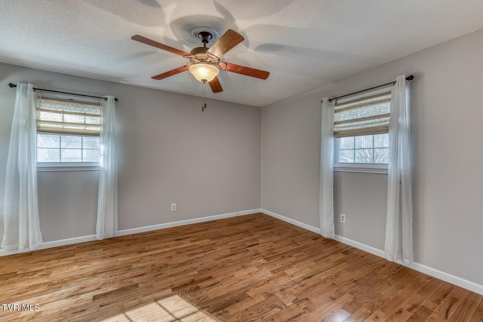 Photo #16: 15 Madison Court