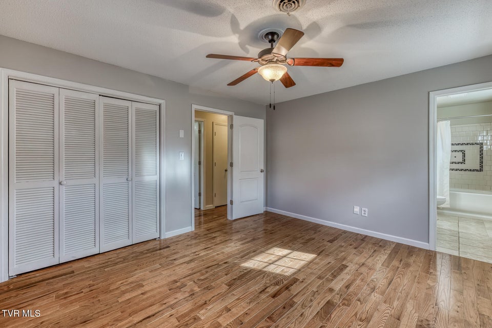 Photo #17: 15 Madison Court