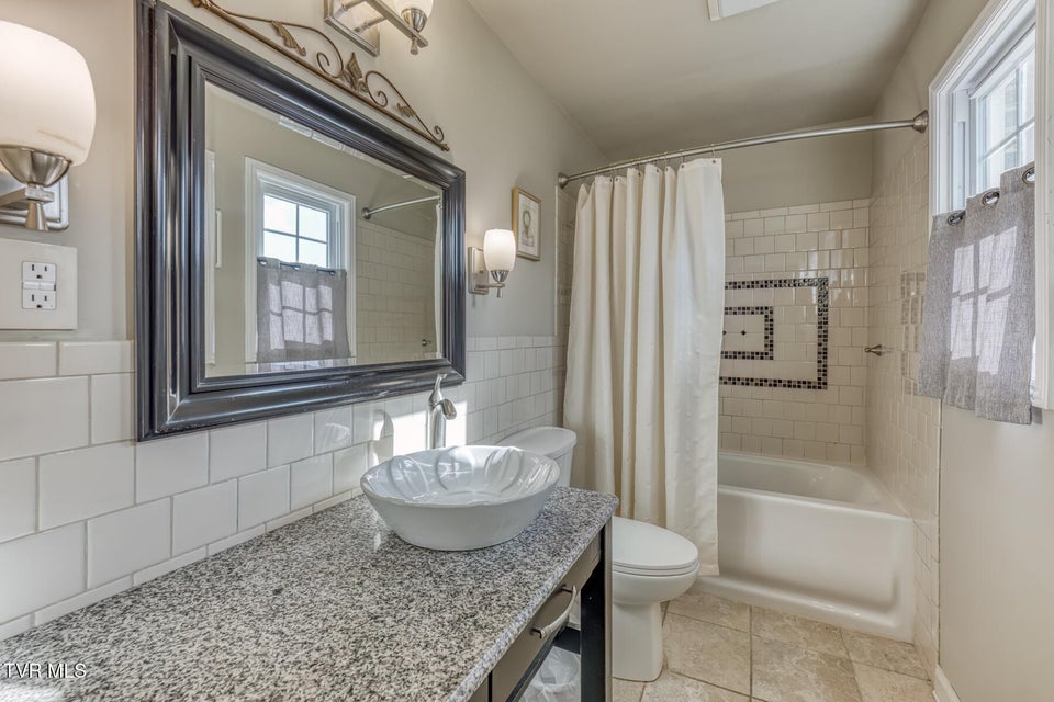 Photo #18: 15 Madison Court