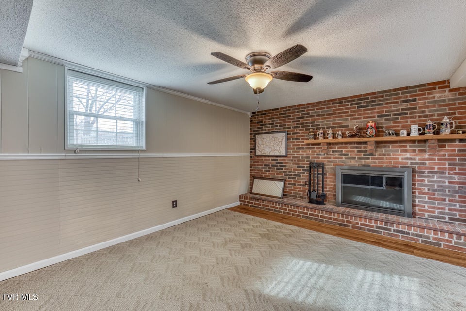 Photo #25: 15 Madison Court