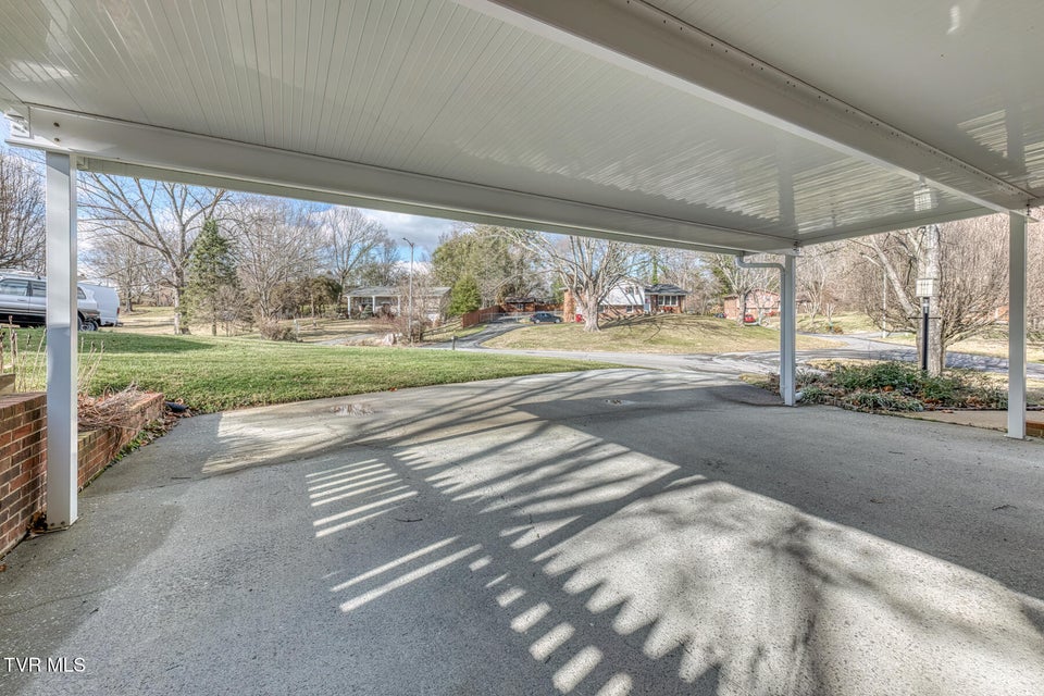 Photo #34: 15 Madison Court