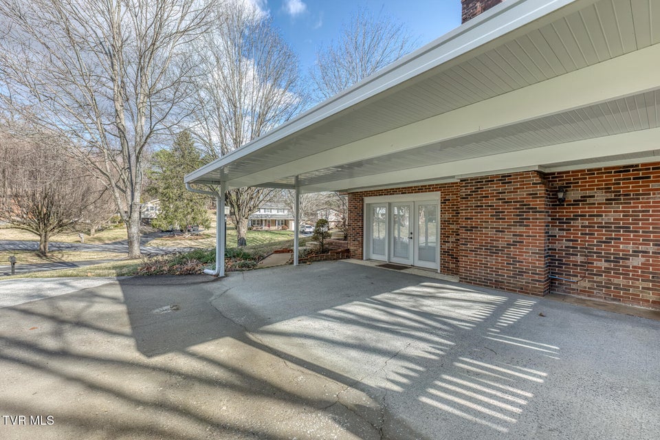 Photo #35: 15 Madison Court