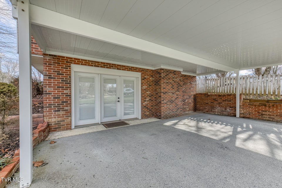 Photo #36: 15 Madison Court