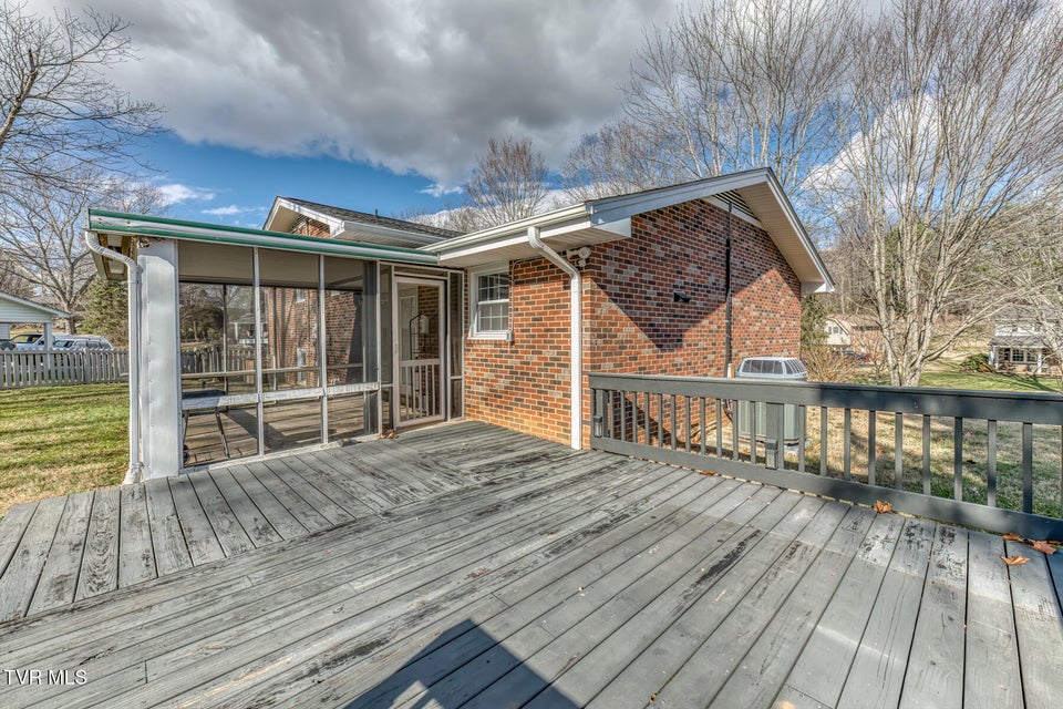 Photo #47: 15 Madison Court