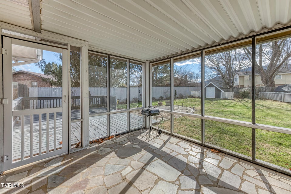 Photo #49: 15 Madison Court