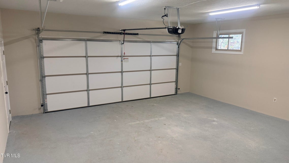 Photo #28: 208 Shady Lane