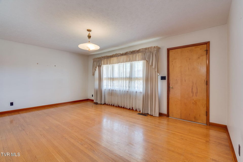 Photo #6: 318 Meadow Lark Street