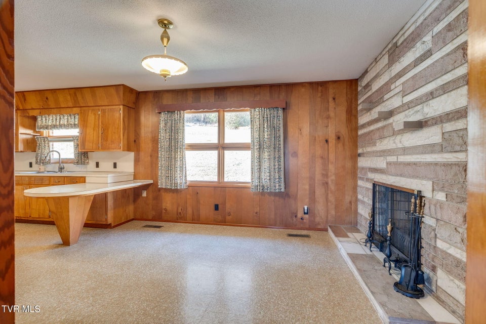 Photo #8: 318 Meadow Lark Street