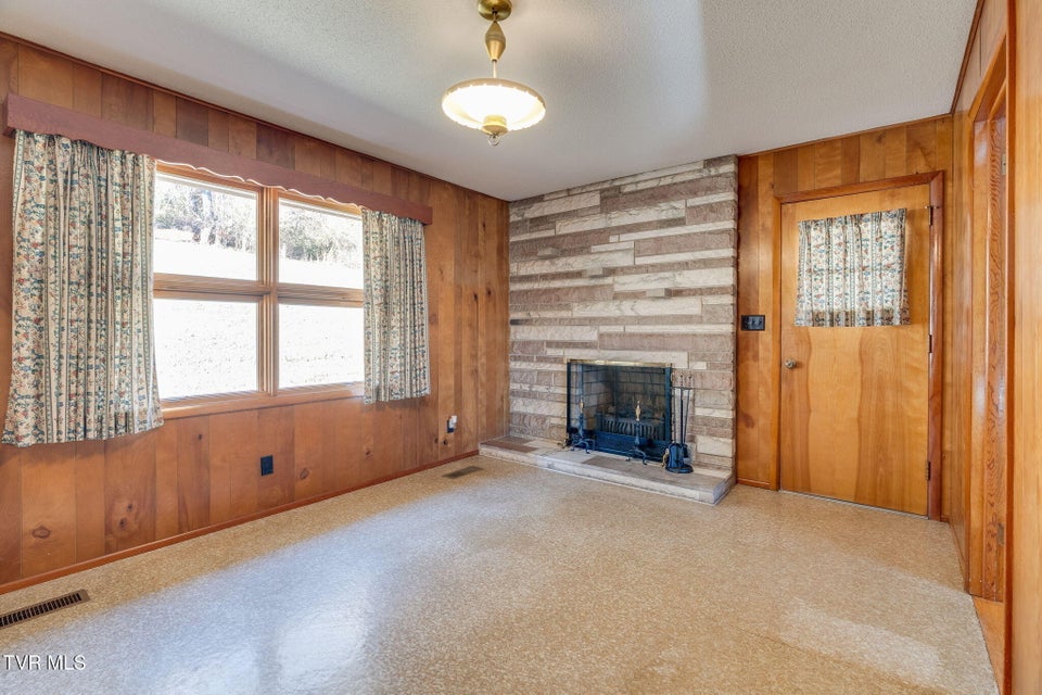 Photo #9: 318 Meadow Lark Street