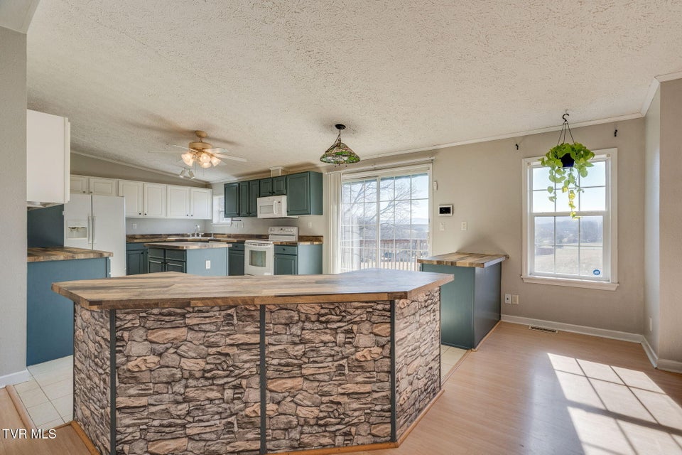 Photo #8: 1872 South Highway 81 