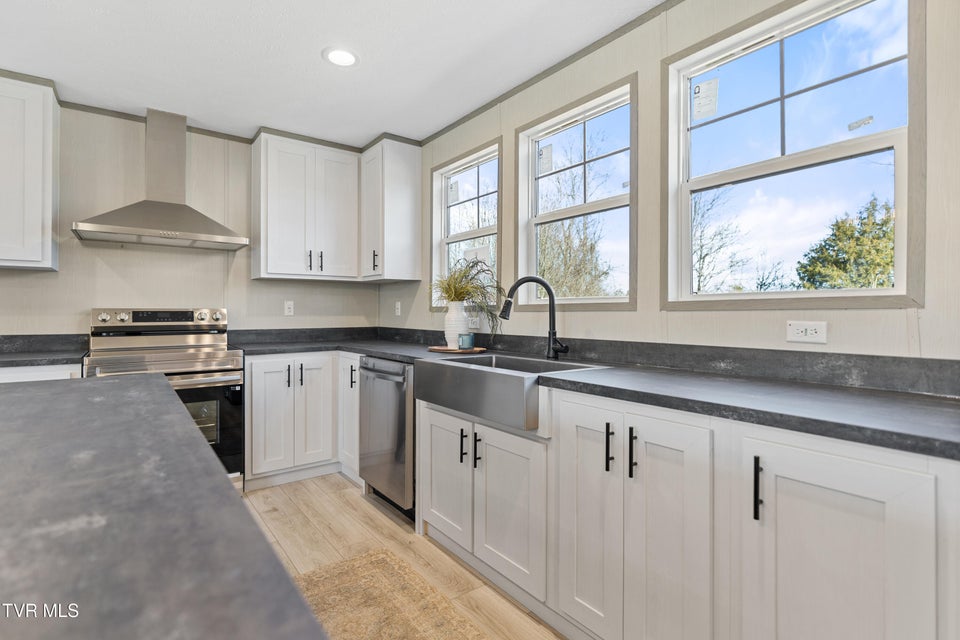 Photo #11: 8000 Snapps Ferry Road