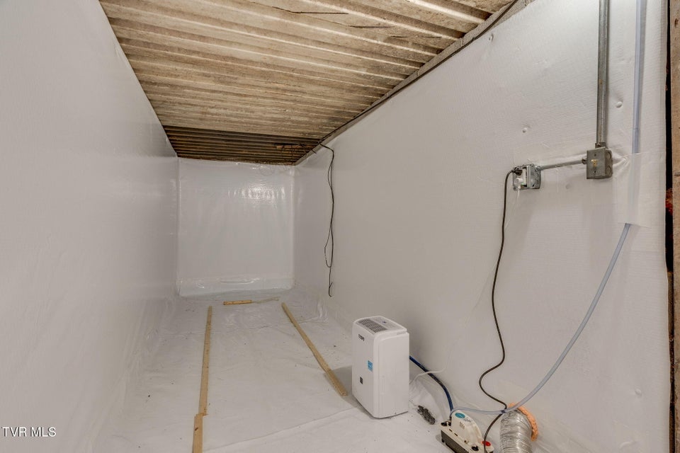 Photo #28: 1500 Tucker Hollow Road