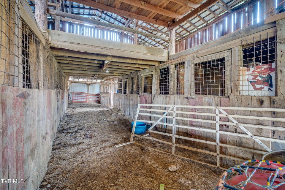 Photo #40: 1500 Tucker Hollow Road