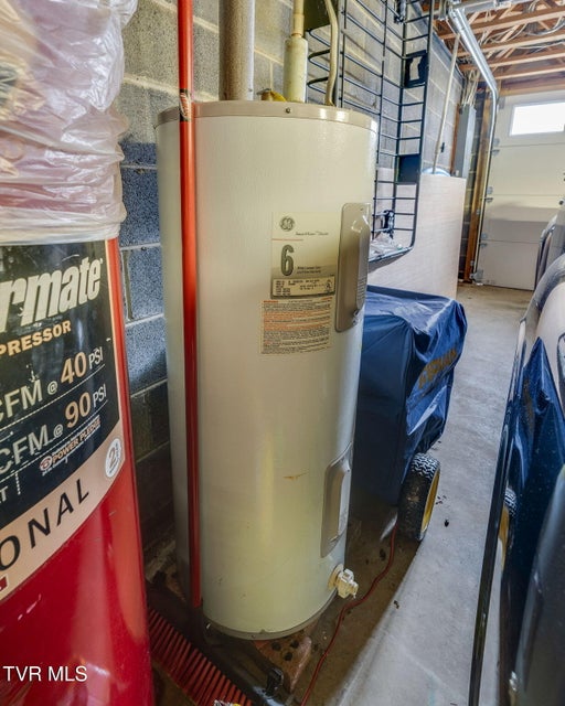 Photo #44: 1500 Tucker Hollow Road