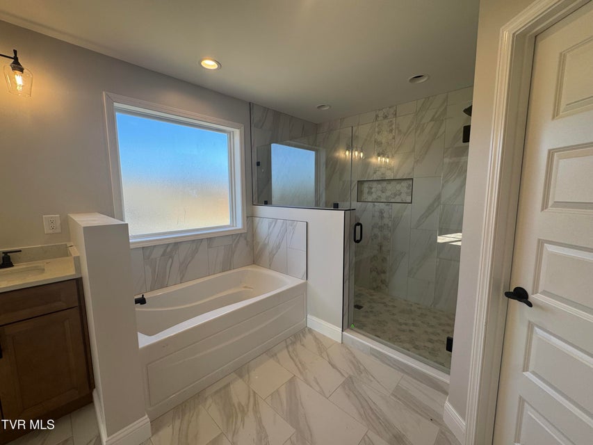 Photo #12: 252 Ruby Rose Ridge