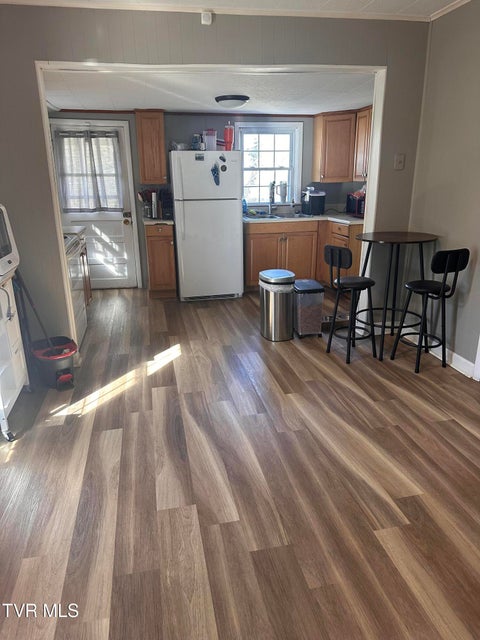 Photo #5: 1821 Broad Street