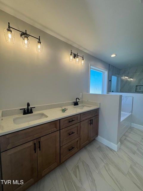 Photo #11: 252 Ruby Rose Ridge