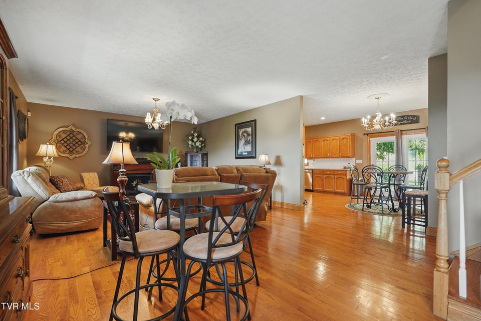 Photo #19: 4296 Bloomingdale Road