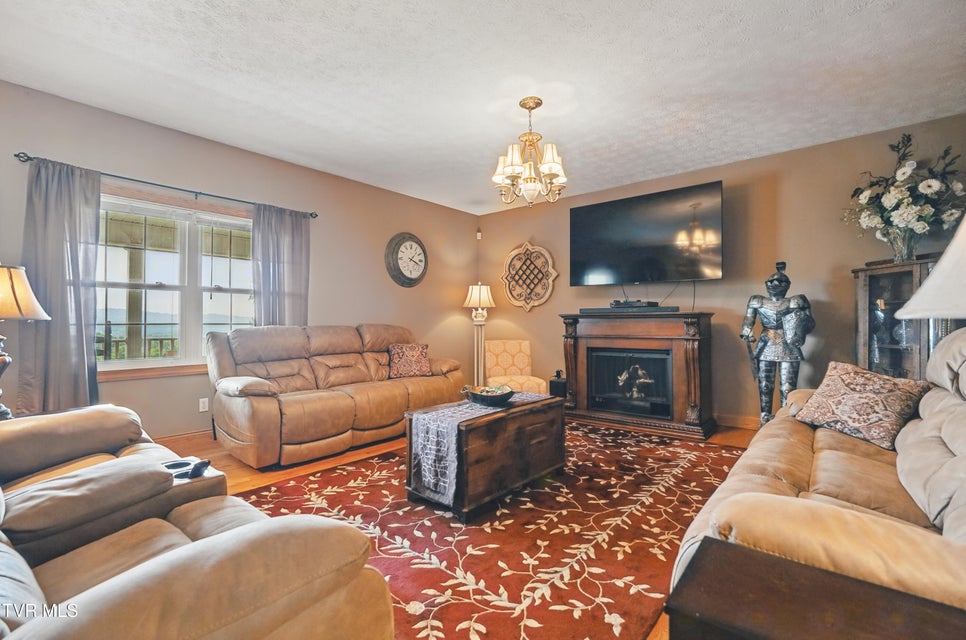 Photo #21: 4296 Bloomingdale Road