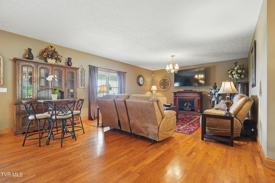 Photo #22: 4296 Bloomingdale Road