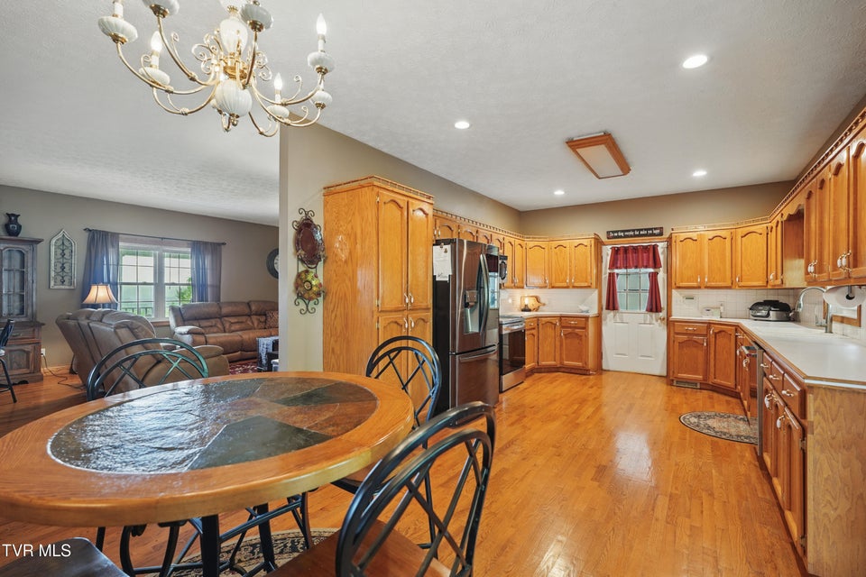 Photo #23: 4296 Bloomingdale Road