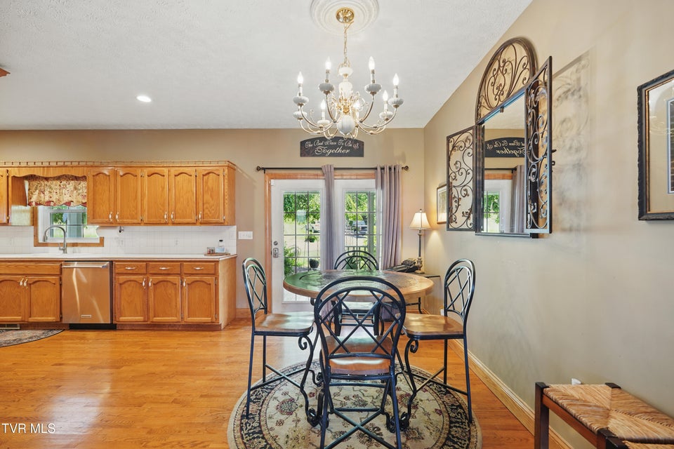 Photo #24: 4296 Bloomingdale Road