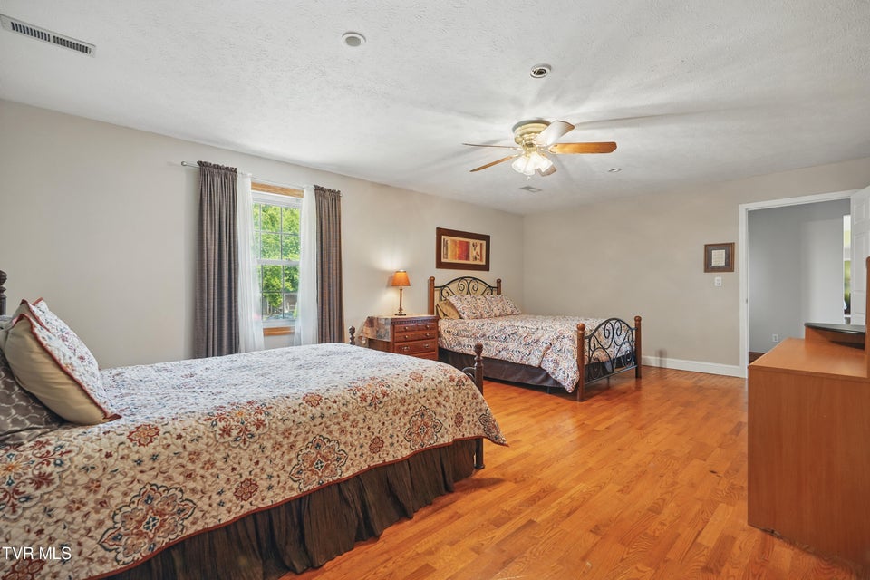 Photo #51: 4296 Bloomingdale Road