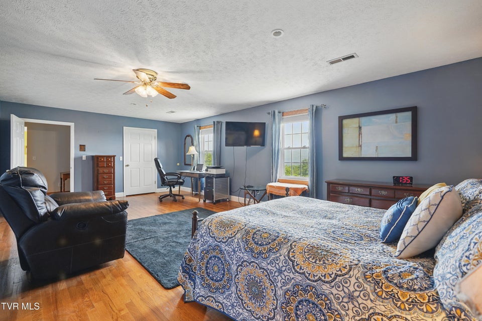 Photo #54: 4296 Bloomingdale Road