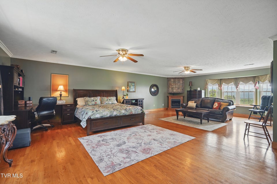 Photo #56: 4296 Bloomingdale Road