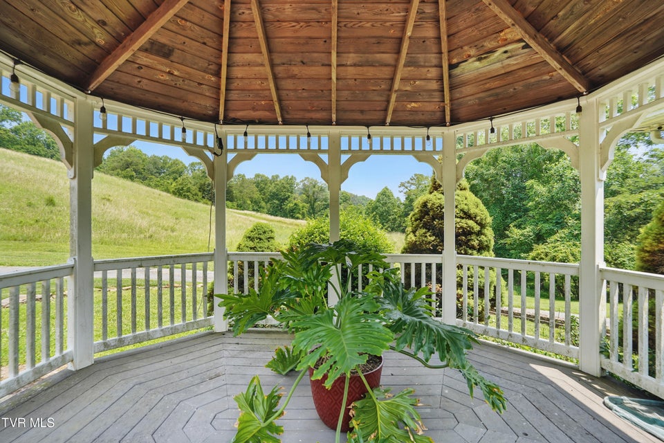 Photo #68: 4296 Bloomingdale Road