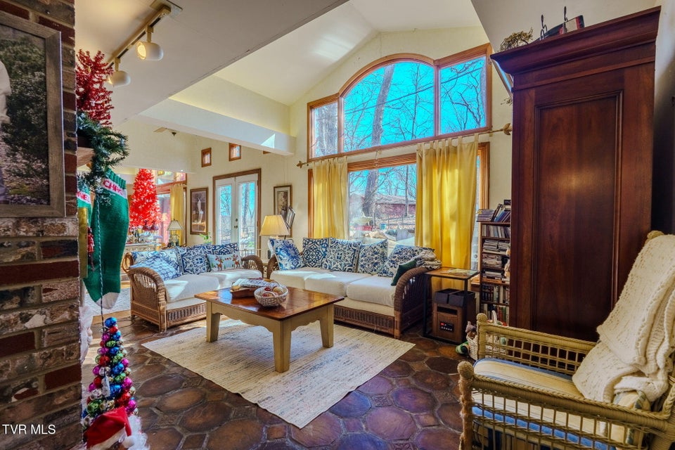 Photo #7: 4206 Bristol Highway