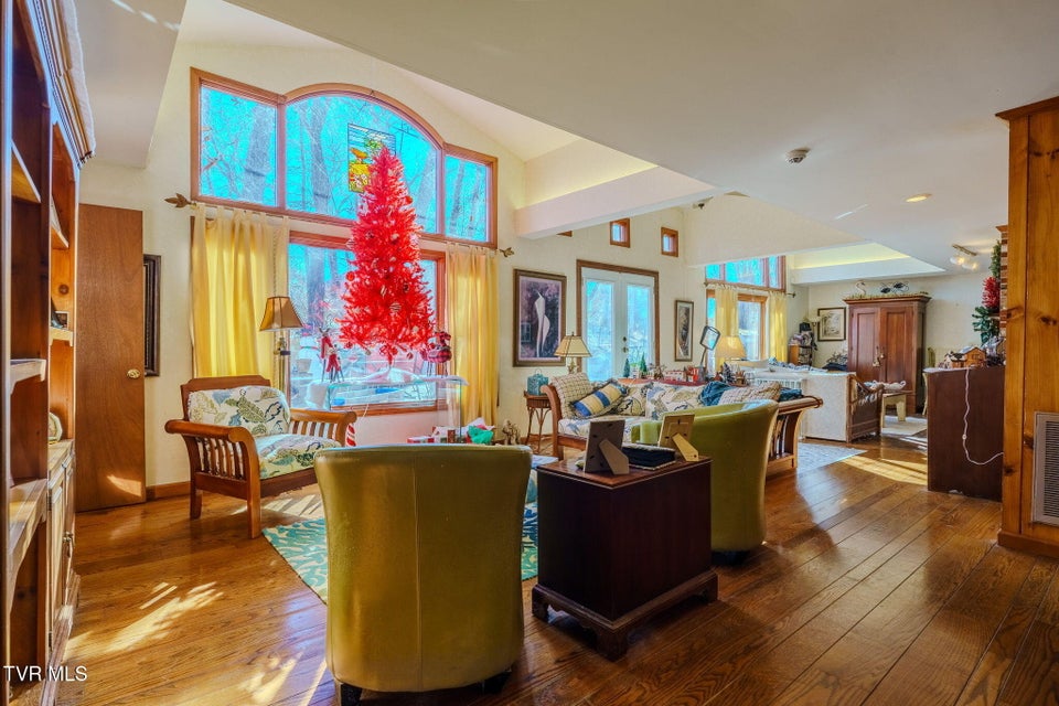 Photo #35: 4206 Bristol Highway