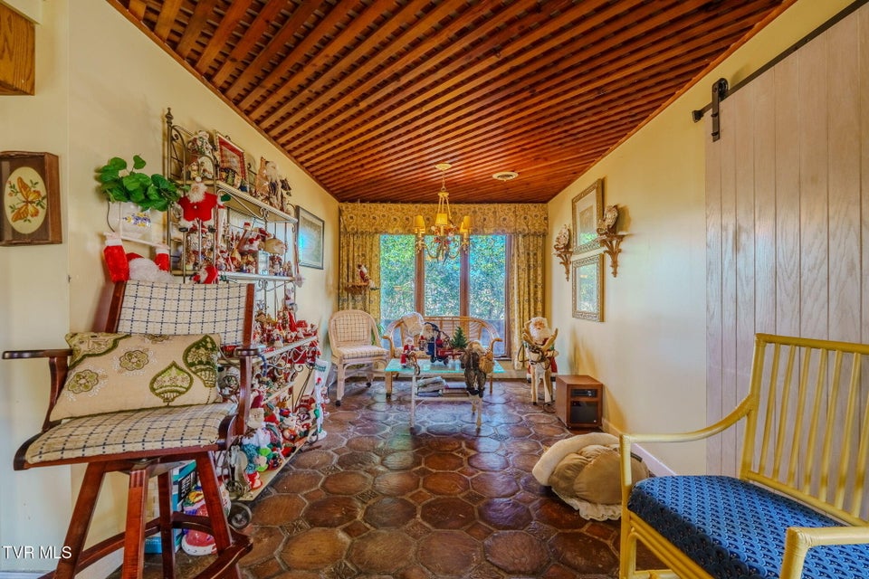 Photo #47: 4206 Bristol Highway