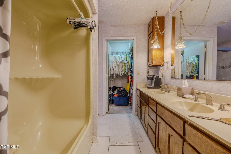 Photo #40: 4206 Bristol Highway