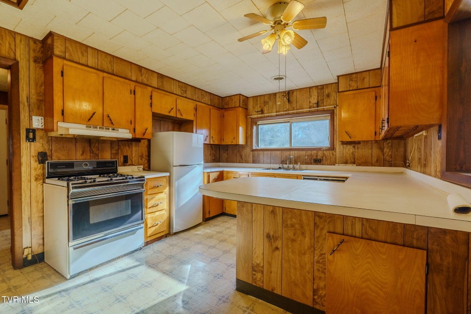 Photo #13: 432 Church Street