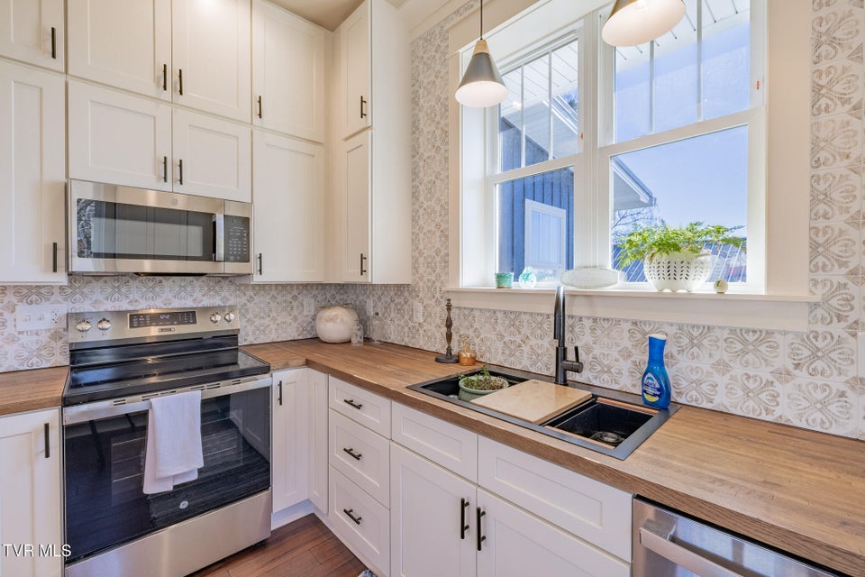 Photo #11: 801 Watauga St Street