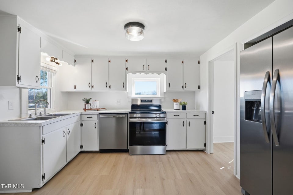 Photo #9: 1501 Ben Gamble Road